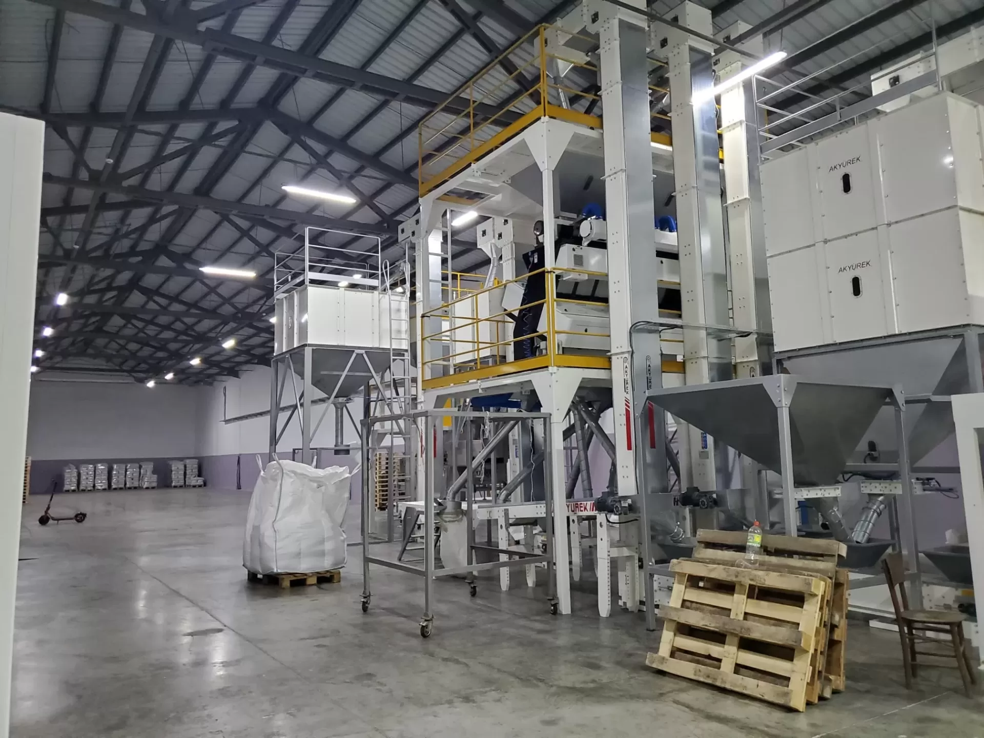 Z Type Elevator with Peanut Color Sorter Machine – MMCTECH vertical seed conveyor and sorting line